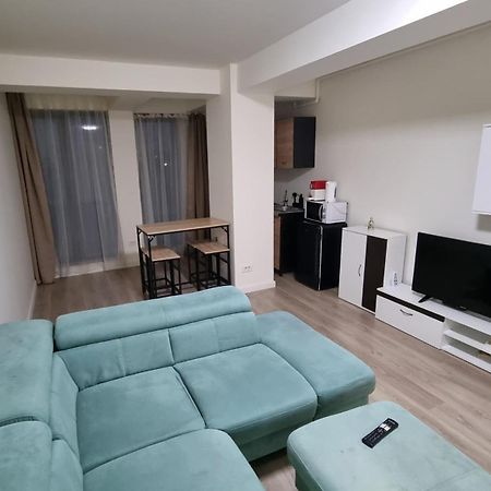 Apartament Cwa 1 Aeroport โอโตเปนี ภายนอก รูปภาพ